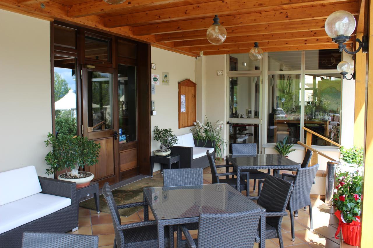 Albergo Ristorante Miramonti Toano Екстер'єр фото