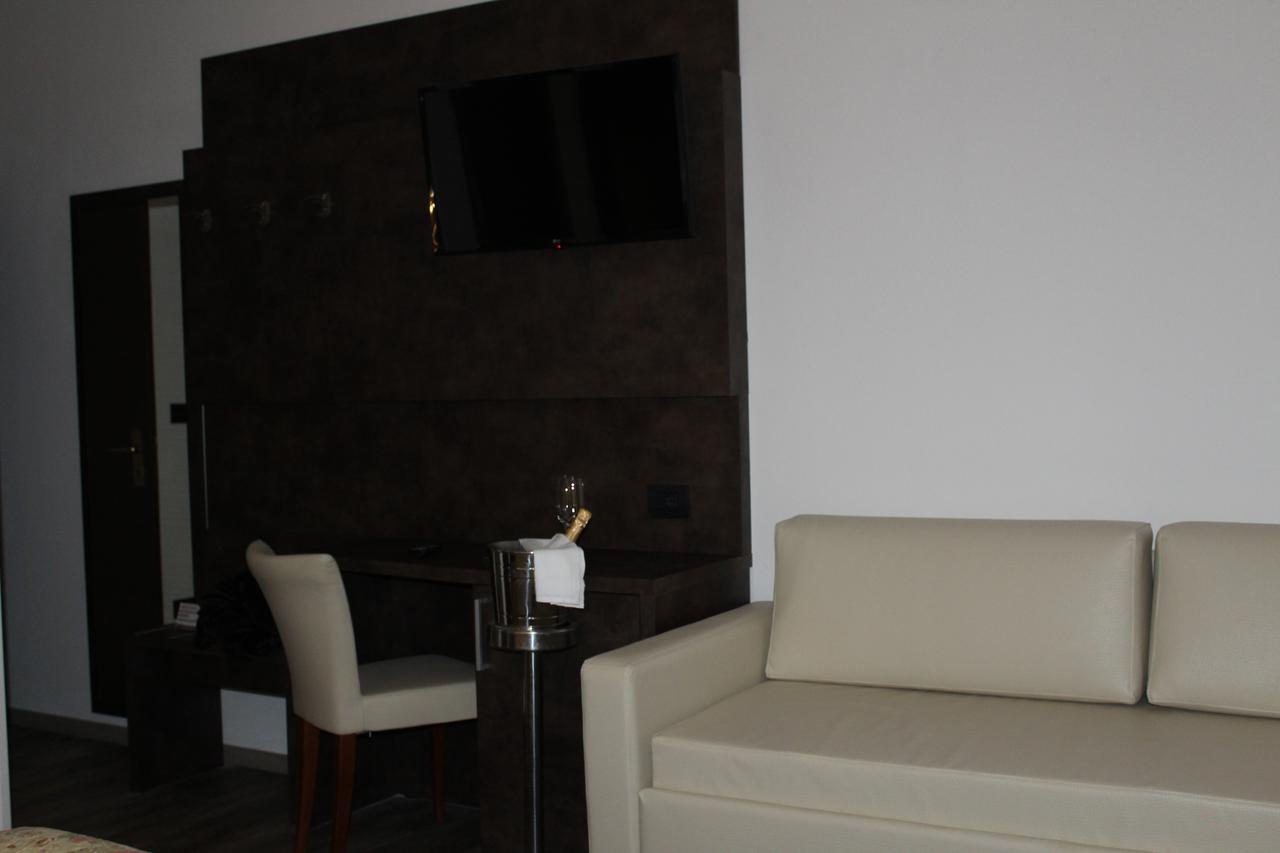Albergo Ristorante Miramonti Toano Екстер'єр фото